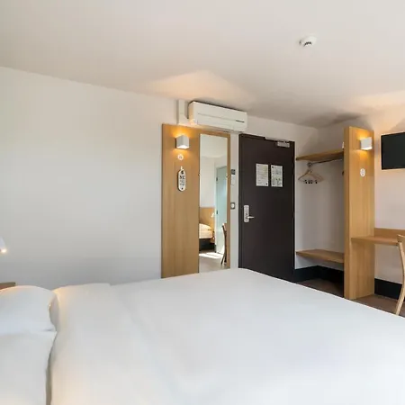 Hotel Carnac 2*